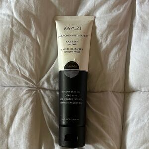 Balancing Multi-Effect Facial Cleanser - Black and Cream